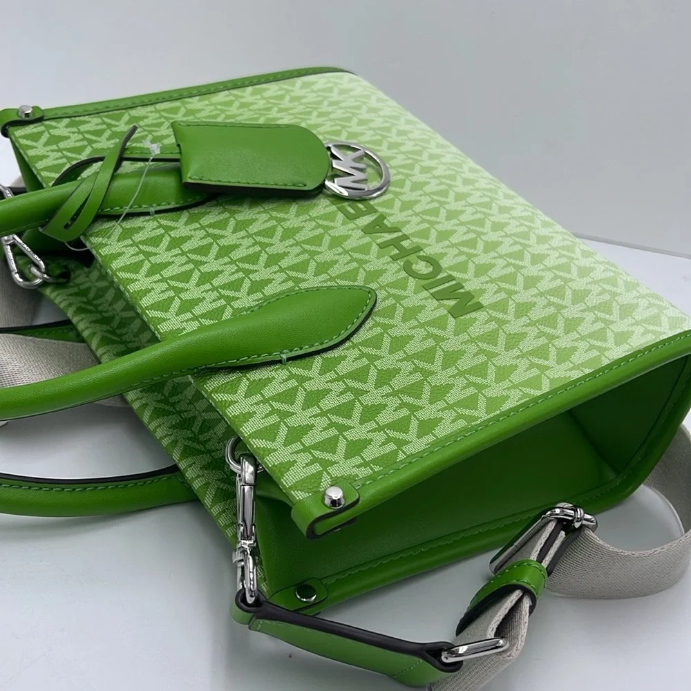 Michael Kors Mirella Small Ombré Signature Logo Crossbody Bag
COLOR JUNGLE
NWT - Picture 11 of 16